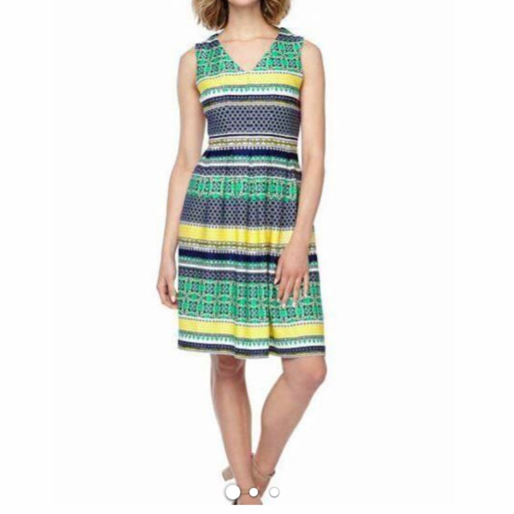 💚 Studio One Fit and Flare dress size 14 🍀